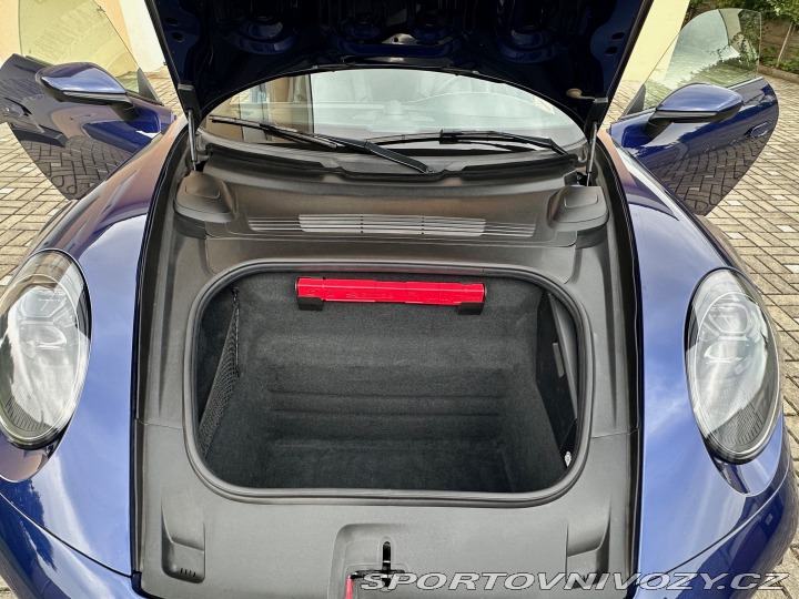 Porsche 911 Carrera 4S nový motor 2020