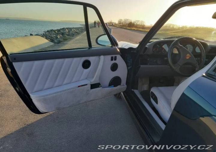 Porsche 911 Carrera 2 1993