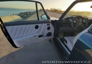 Porsche 911 Carrera 2 1993