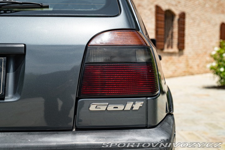 Volkswagen Golf 1.6 ALLESTIMENTO GT 1997