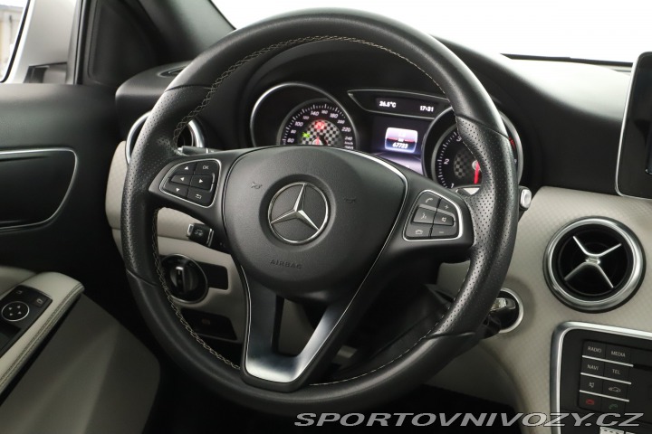 Mercedes-Benz A AMG Line A 200 d 2017
