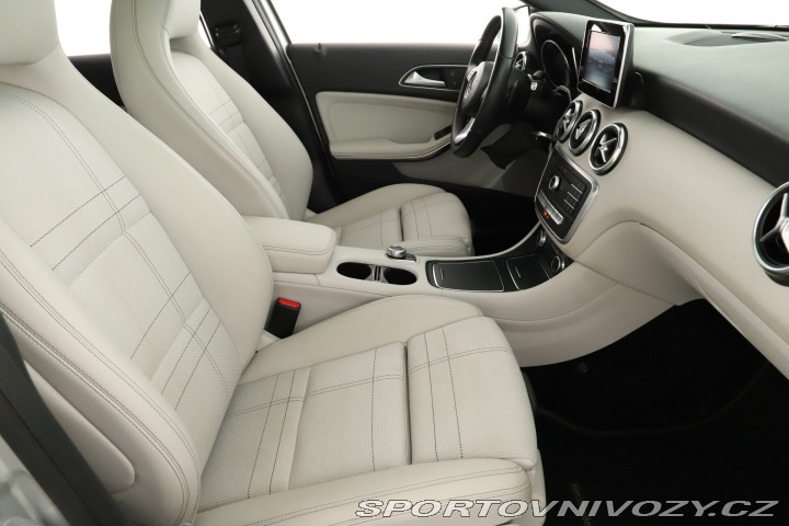 Mercedes-Benz A AMG Line A 200 d 2017