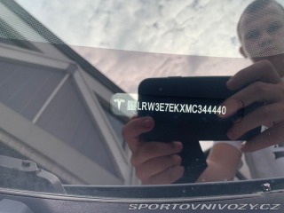 Tesla Model 3 LR 4x4, 62tis km, PLNÝ re 1800