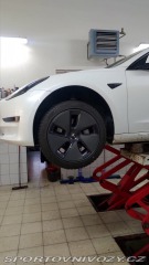 Tesla Model 3 LR 4x4, 62tis km, PLNÝ re 1800
