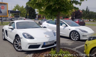 Tesla Model 3 LR 4x4, 62tis km, PLNÝ re 1800