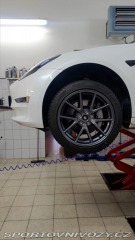 Tesla Model 3 LR 4x4, 62tis km, PLNÝ re 1800