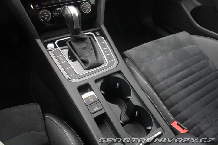 Volkswagen Ostatní modely Passat 2,0 TDi 140kW DSG Eleganc 2020
