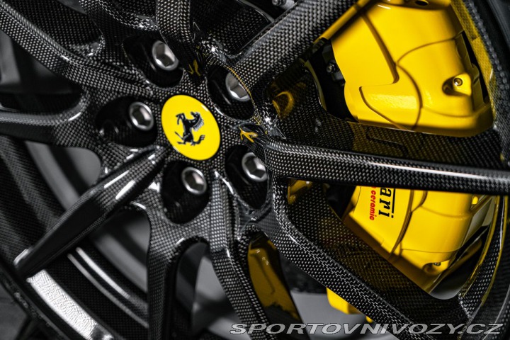 Ferrari SF90 2022