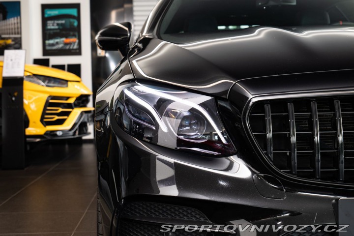Mercedes-Benz E 4MATIC 2019
