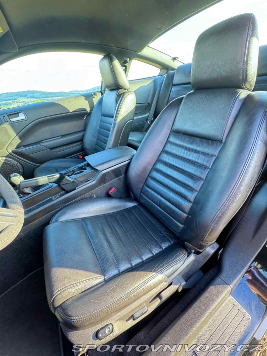 Ford Mustang GT 4.6 benzin V8 224 kW 2008