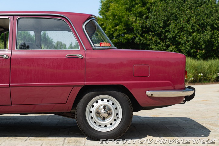 Alfa Romeo Giulia NUOVA SUPER 1300 1974