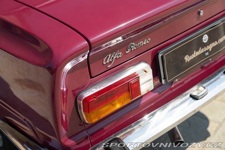 Alfa Romeo Giulia NUOVA SUPER 1300 1974