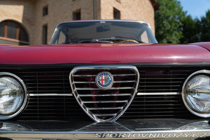 Alfa Romeo Giulia NUOVA SUPER 1300 1974