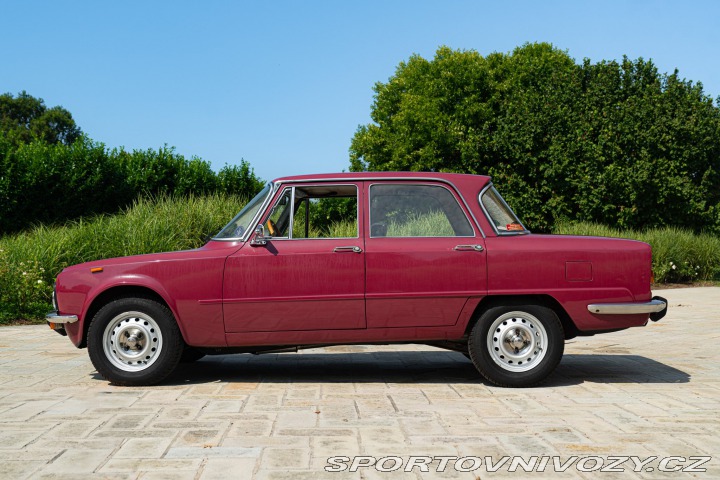 Alfa Romeo Giulia NUOVA SUPER 1300 1974