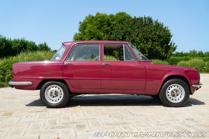 Alfa Romeo Giulia NUOVA SUPER 1300 1974