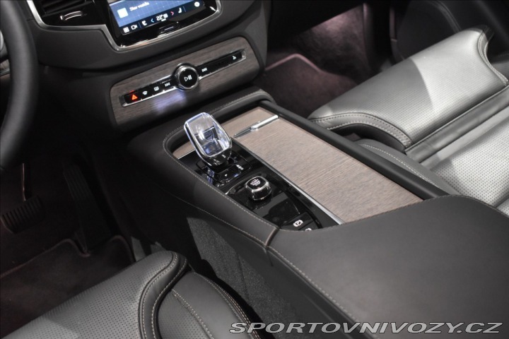 Volvo Ostatní modely XC90 2,0 T8 AWD PLUS Ventilace 2023
