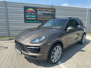 Porsche Cayenne 4,8   Turbo V8 580ps