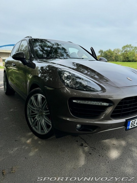 Porsche Cayenne 4,8 Turbo V8 580ps 2011