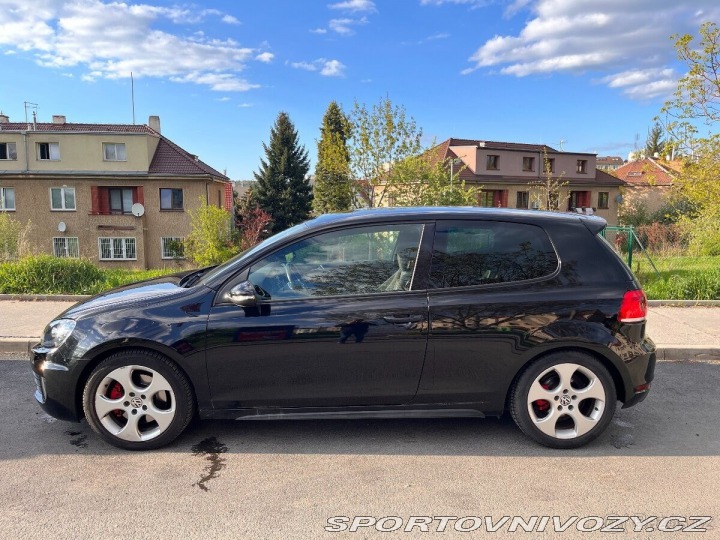 Volkswagen Golf 2,0 6 GTI 155 kW manuál 2010