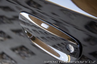 Dodge Charger SRT Hellcat 6.2L V8 2016