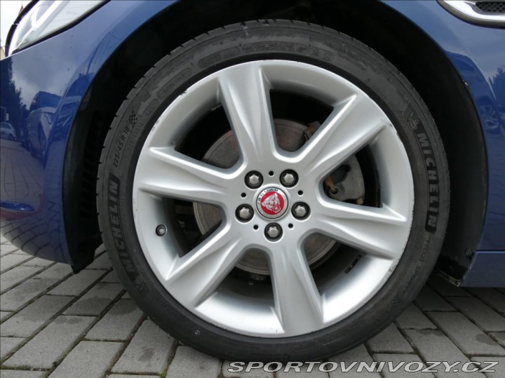 Jaguar XE 2,0 d, Prestige, 1.Maj.ČR 2016