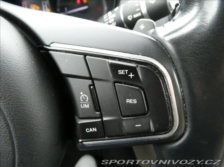 Jaguar XE 2,0 d, Prestige, 1.Maj.ČR 2016