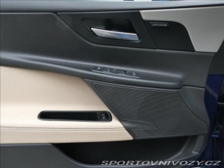 Jaguar XE 2,0 d, Prestige, 1.Maj.ČR 2016