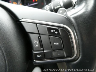 Jaguar XE 2,0 d, Prestige, 1.Maj.ČR 2016