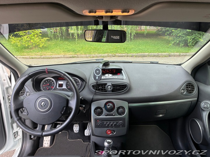 Renault Clio Sport RS R27 F1 Team 2008