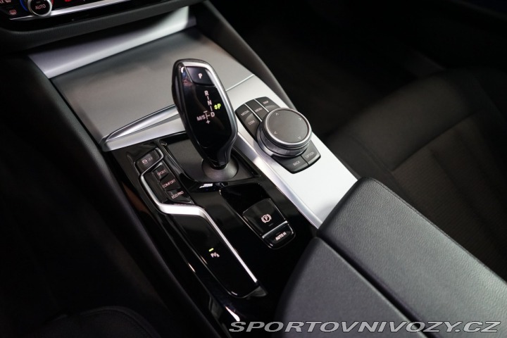BMW 5 xDRIVE*TOURING*HUD*NEZ.TO 2021