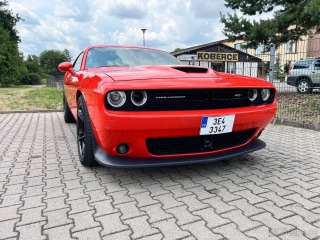 Dodge Challenger 6,4   SRT