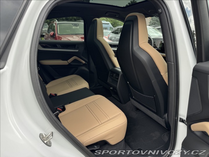 Porsche Cayenne E3 II Coupe Sport Chrono 2025
