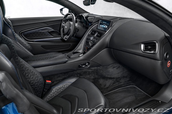 Aston Martin DBS  2023