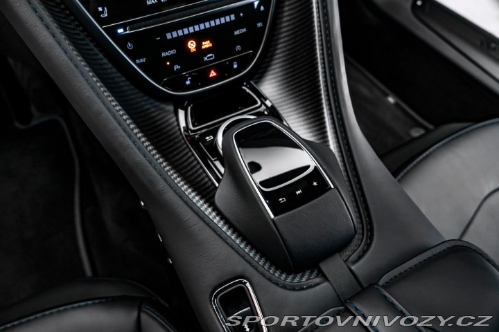 Aston Martin DBS  2023