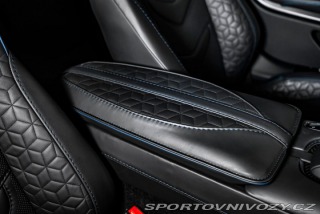Aston Martin DBS  2023