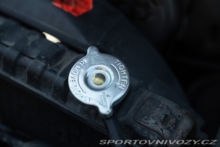 Ostatní značky Ostatní modely Jeep CHEROKEE 2.8 V6 1985