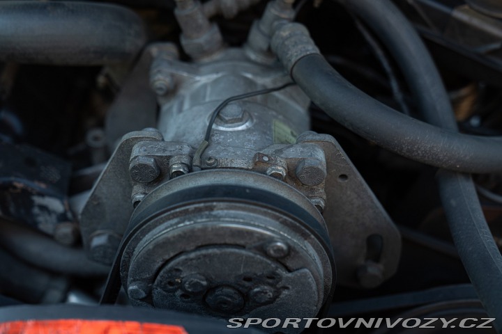 Ostatní značky Ostatní modely Jeep CHEROKEE 2.8 V6 1985
