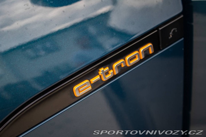 Audi Ostatní modely E-tron  50 quattro S Line, matri 2020