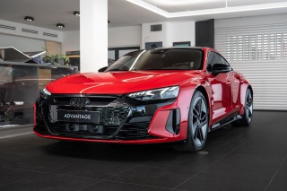Audi  e-tron GT