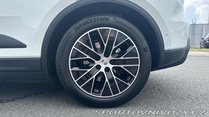 Porsche Macan 2025