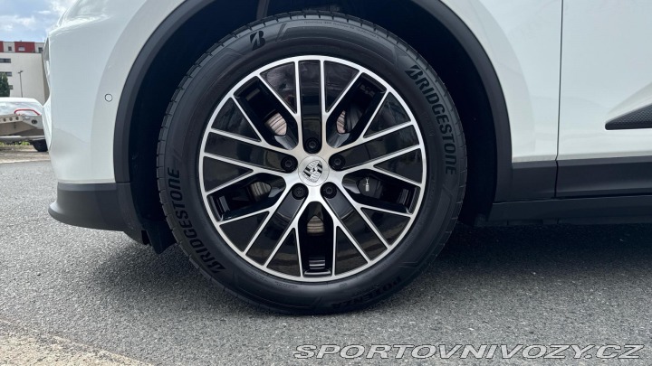 Porsche Macan 2025