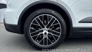 Porsche Macan  2025