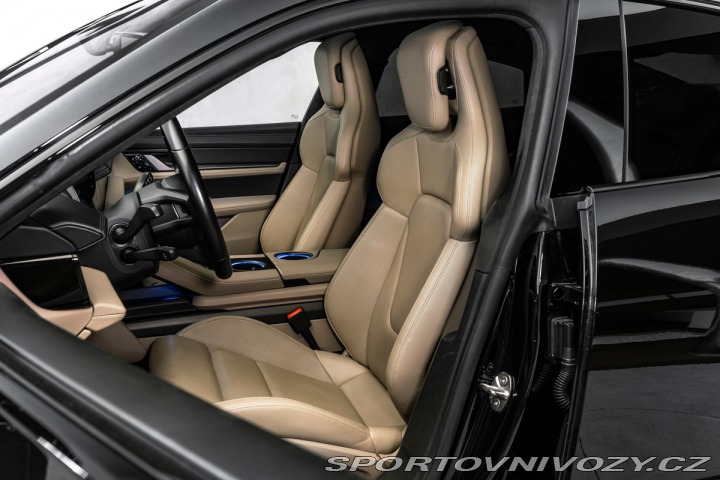 Porsche Taycan Turbo S Keramiky Pano PDL 2021