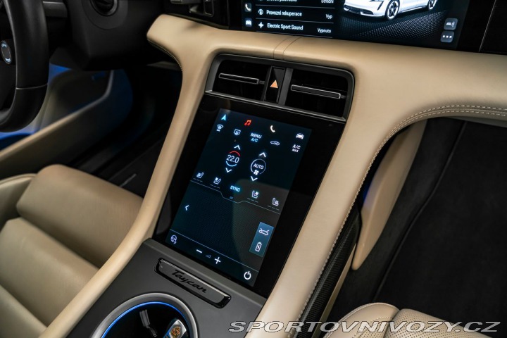 Porsche Taycan Turbo S Keramiky Pano PDL 2021