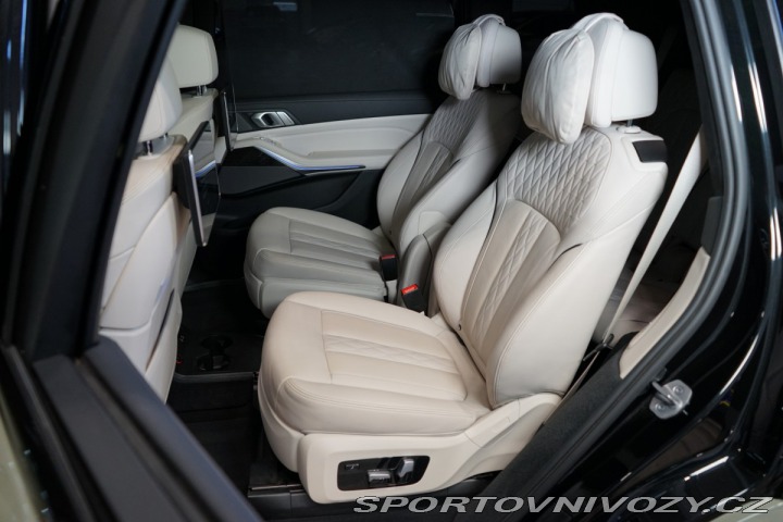 BMW X7 M50i*6-MÍST*NEZ.TOP*ZÁRUK 2021