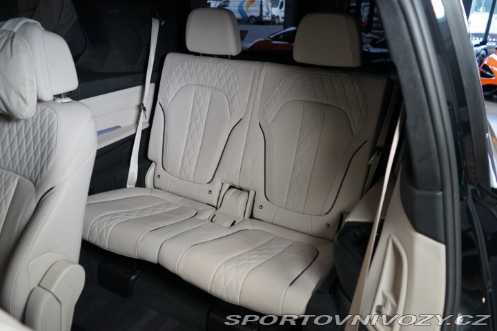 BMW X7 M50i*6-MÍST*NEZ.TOP*ZÁRUK 2021