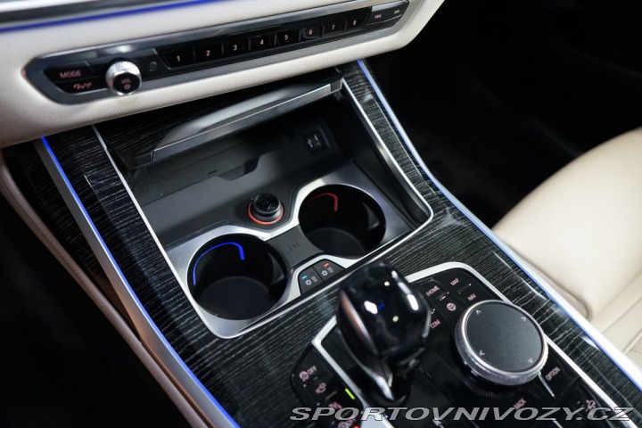 BMW X7 M50i*6-MÍST*NEZ.TOP*ZÁRUK 2021