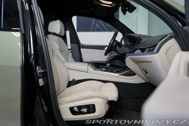 BMW X7 M50i*6-MÍST*NEZ.TOP*ZÁRUK 2021