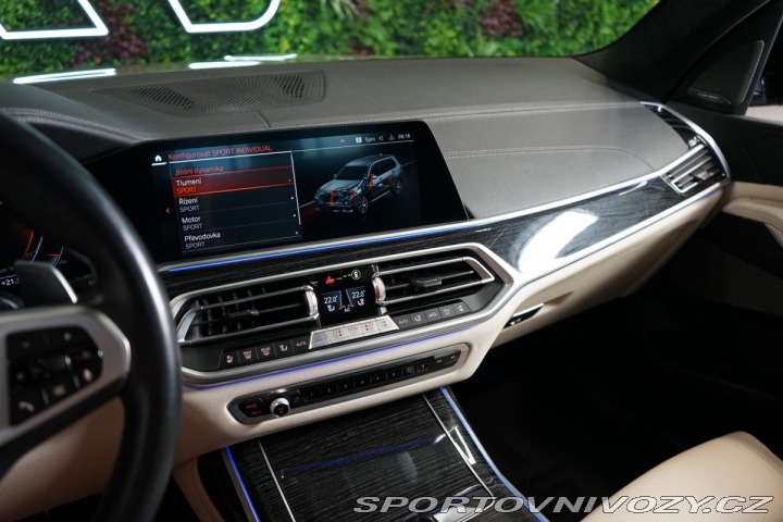 BMW X7 M50i*6-MÍST*NEZ.TOP*ZÁRUK 2021