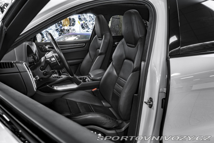 Porsche Cayenne Turbo PCCB/HUD/PDLS/ZÁRUK 2019